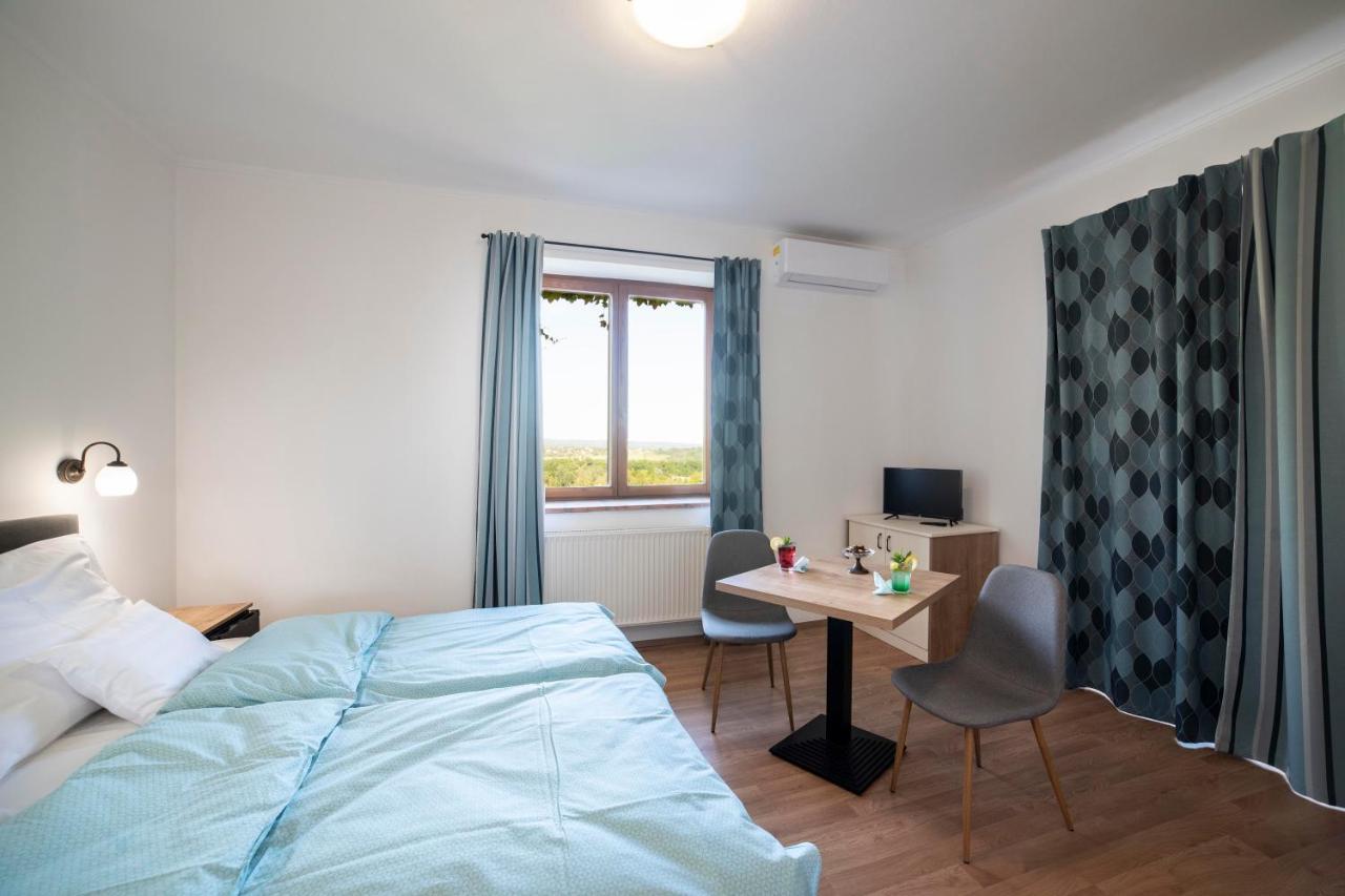 Kis Helikon Hotel
