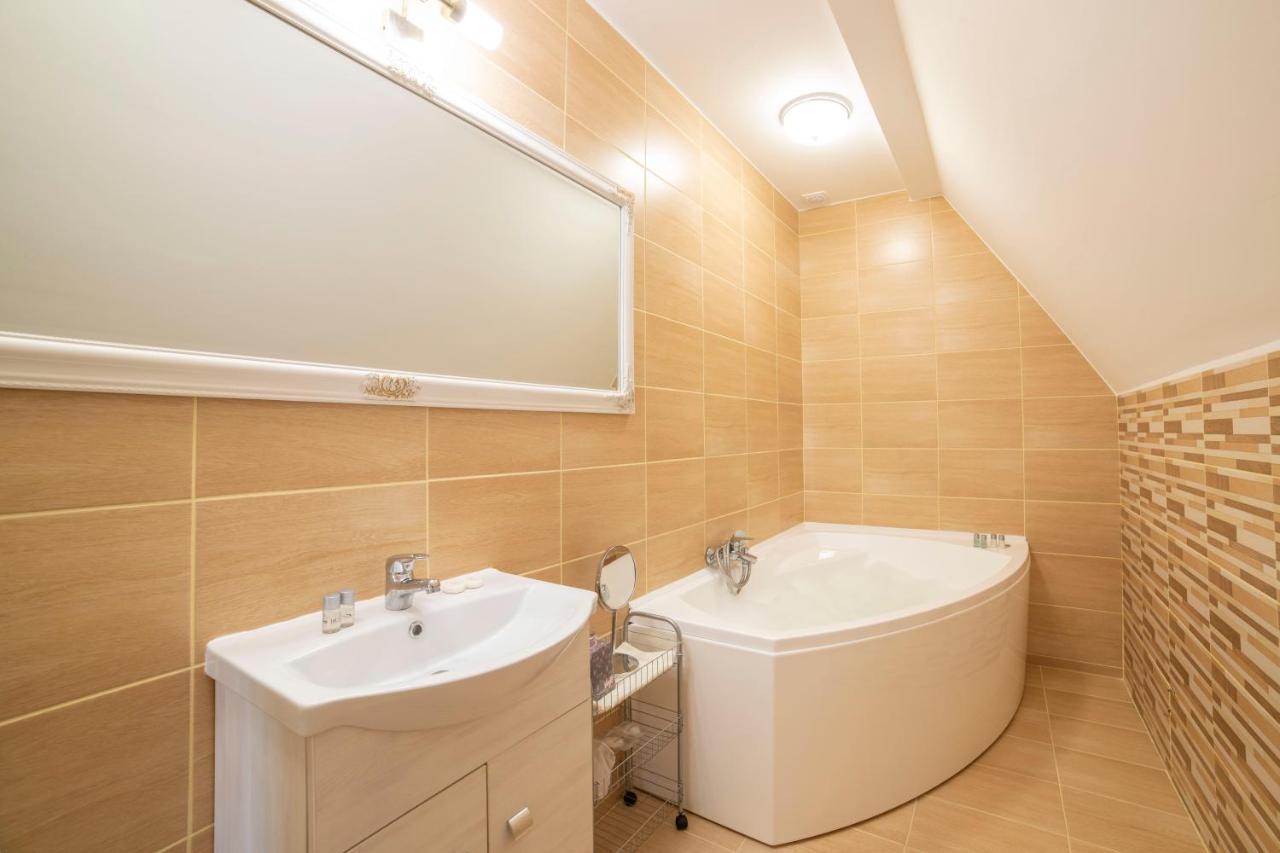 Kis Helikon Hotel 4*